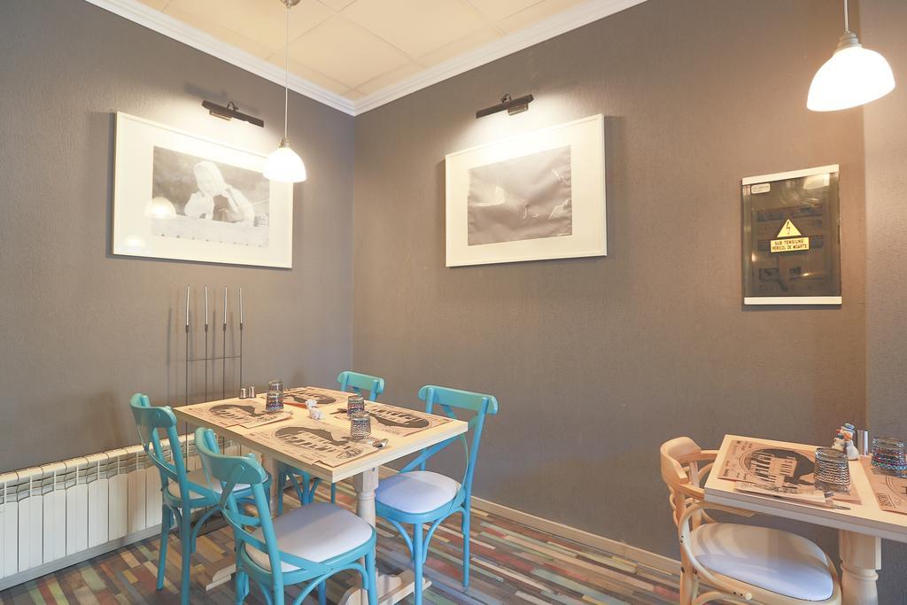 Artmotel & Bistro Haţeg Eksteriør billede