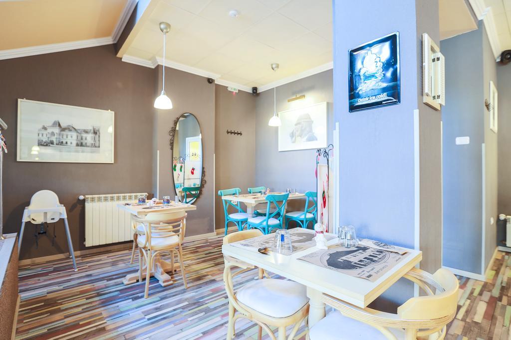 Artmotel & Bistro Haţeg Eksteriør billede