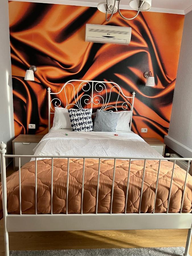 Artmotel & Bistro Haţeg Eksteriør billede