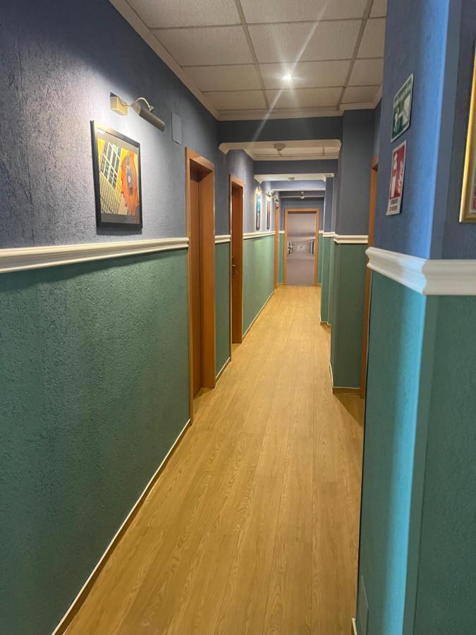 Artmotel & Bistro Haţeg Eksteriør billede