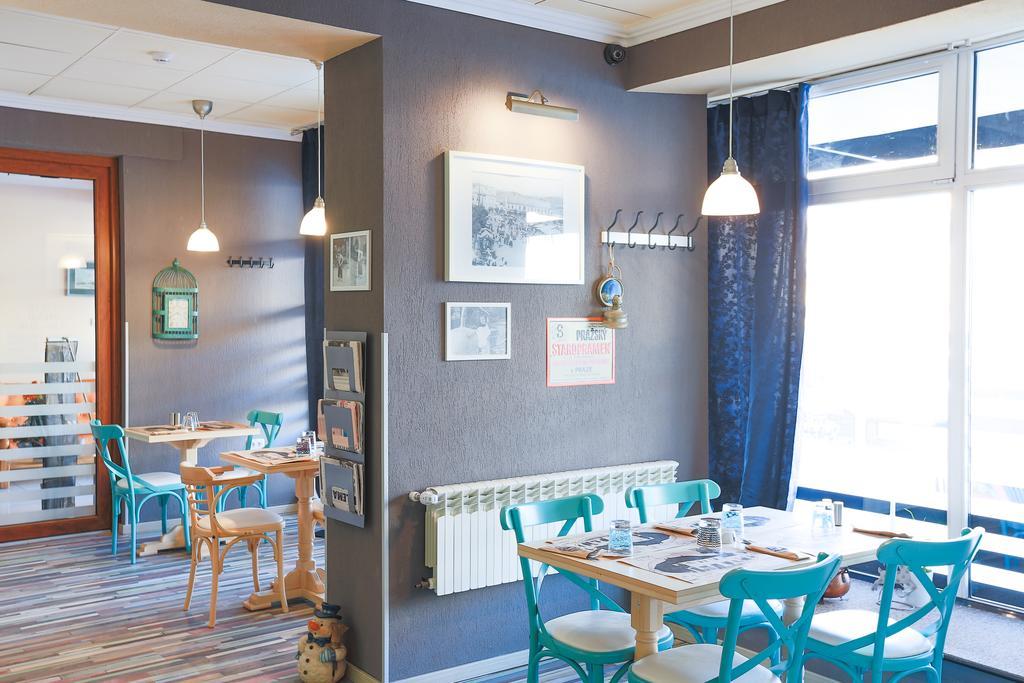 Artmotel & Bistro Haţeg Eksteriør billede